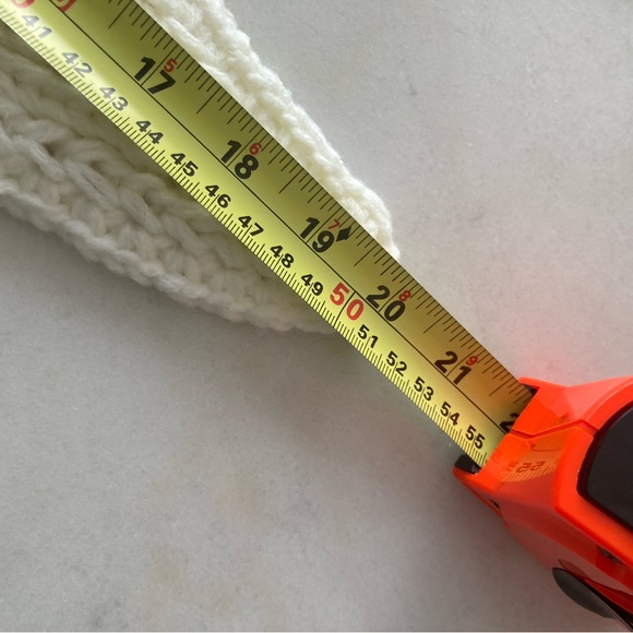 White knit headband / ear warmer, adjustable button closure, flower (hand made) - Picture 8 of 8